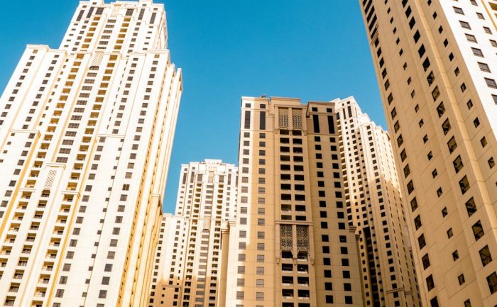 découvrez le concept de co-construction, une approche collaborative qui transforme les idées en projets concrets. apprenez comment impliquer toutes les parties prenantes pour créer des solutions innovantes et durables.