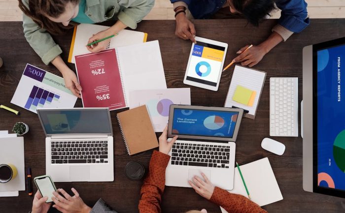 découvrez l'importance de l'étude de marché pour votre entreprise. nos conseils vous aideront à comprendre les besoins de vos clients, à analyser la concurrence et à prendre des décisions éclairées pour booster votre croissance. apprenez les meilleures pratiques et techniques pour réaliser une recherche de marché efficace.