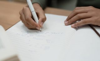 découvrez une sélection inspirante de projets étudiants innovants et créatifs. explorez les réalisations de jeunes talents dans divers domaines et laissez-vous inspirer par leur passion et leur ingéniosité.
