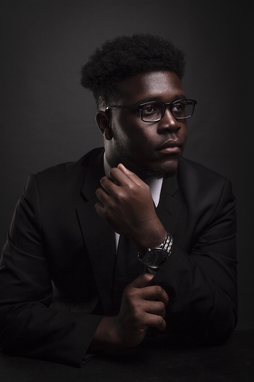 Jeunes entrepreneurs : réussir son lancement en 2025, les clés pour se démarquer